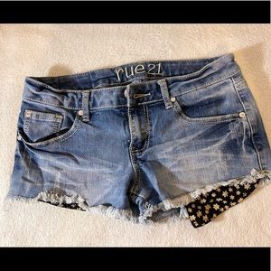 Rue21 Womens Distressed Fray Stretch Short Shorts- 5/6